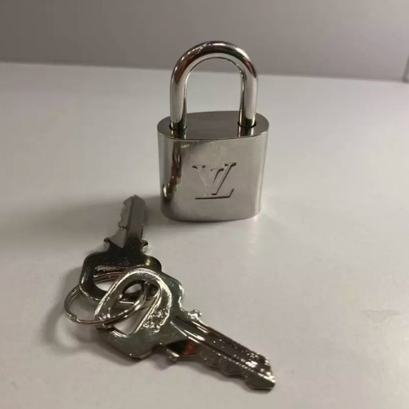 Louis Vuitton Silver Padlock and 2 Keys with COA - Picture 5 of 7